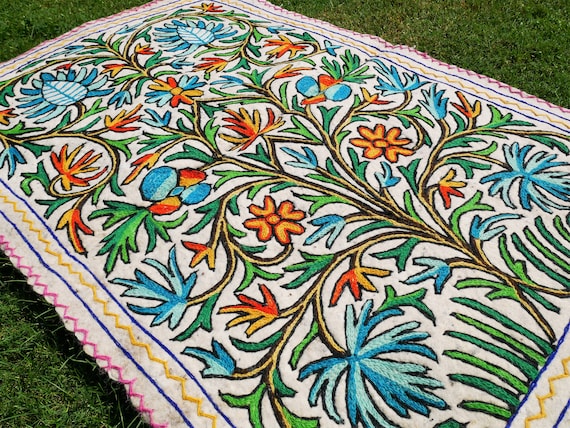 floral embroidery on white felt rug soft and warm bohemian rug traditional Kashmiri Namda 3 x 4 ft boho area rug Felted wool rug