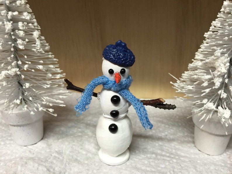 Navidad Jardín Casa De Muñecas Miniaturas 12 muy pequeños árboles de nieve Reino Unido