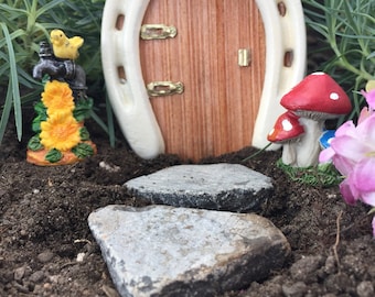 Miniature Fairy Horseshoe Door,Miniature Horseshoe Door,Miniature Handmade Door, Fairy Door,Miniature Fairy Garden Door,Miniature Gnome Door