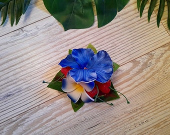 Azul hibisco plumeria frangipani pelo flor clip fresas rojas fruta peluquero tropical 50s pinup exótico verano bayas fresa pin