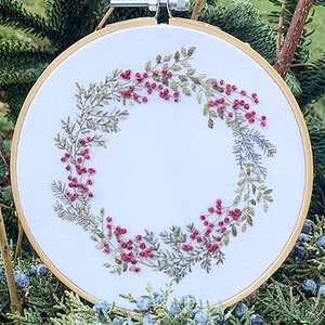 Christmas Wreath Hand Embroidery Kit | Beginner Embroidery Kit l DIY Kit for Women l Holiday Needlework Gift l Embroidery Hoop Art
