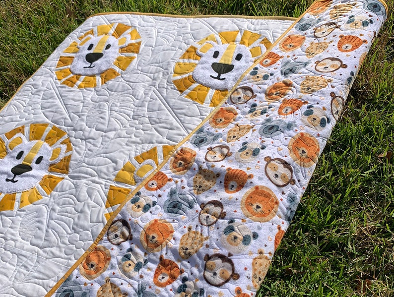 Dandy Lions Baby Quilt image 5