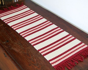 Vintage Swedish Rag Rug: Handwoven Cotton Cottage Runner