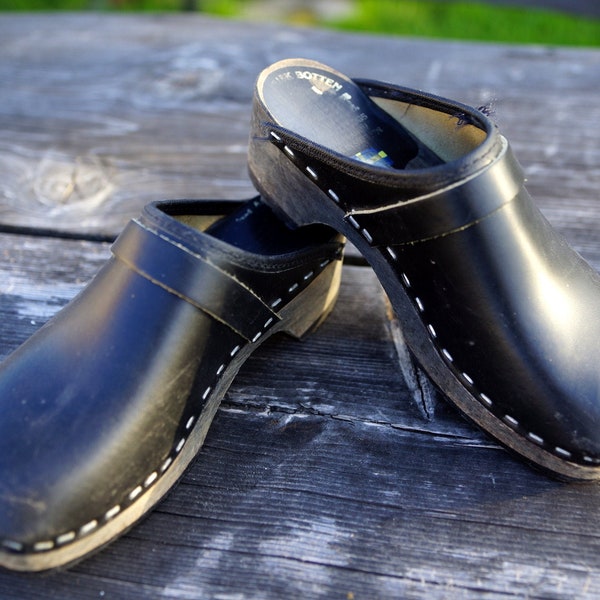 Wood clogs Boho shoes Vintage wooden clogs Eur30 Swedish Rustic unisex shoes Open Back Clogs Black shoes Scandinavian Platform Clogs Sandals