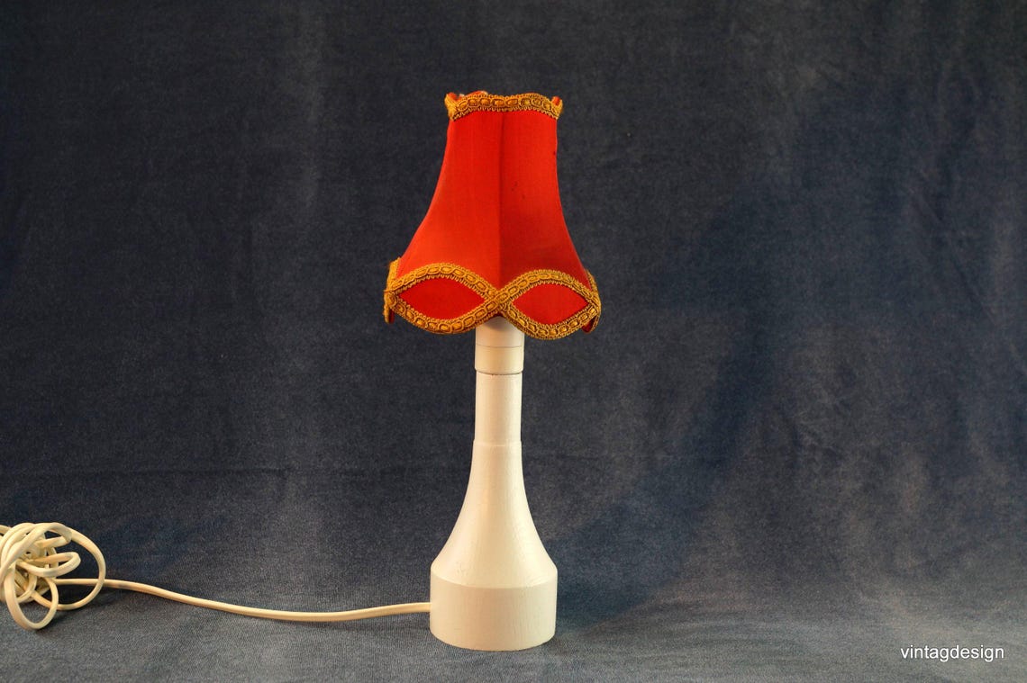 Vintage Swedish Table Lamp: Antique Wood Desk Lamp with Lampshade, foto 4 di 5
