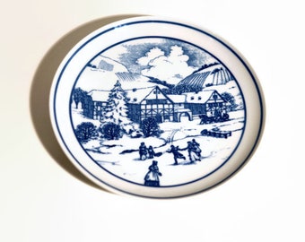 Vintage Hutschenreuther Christmas Plate: Winter Village Scene, German Ceramic Decor