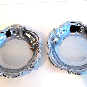 Vintage two metal plates / trays. Silver color. Kitchen Decor . Set of 2.