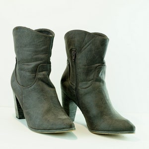 Vintage Ankle boots grey color women&#39;s booties Genuine leather boots euro size 42