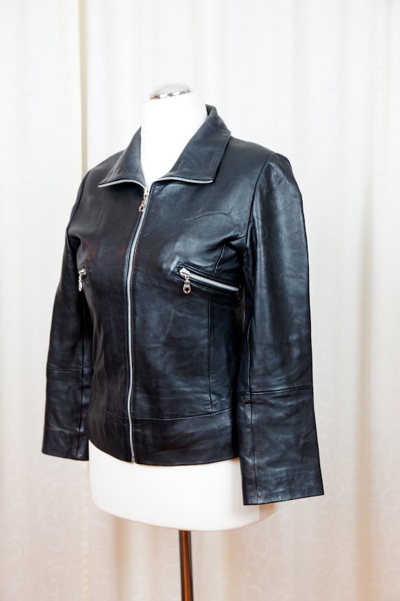 【2000Archives】24FW BOLERO LEATHER JACKET (VINTAGE BLACK) il_fullxfull.765304768_d25z.jpg