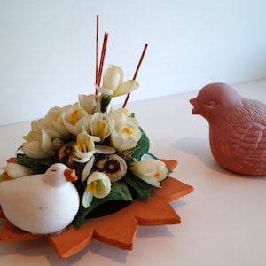 Spring decor set with two birds.Easter decor. Crocus bouquet on clay tray. Made in Germany. For Weddings, Floral decoration indoor or garden