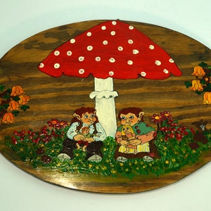 Vintage wooden plaque, wall hanging decor, Swedish folk art, Swedish wooden plate Hand painted  wooden dish. Scandinavian design painting