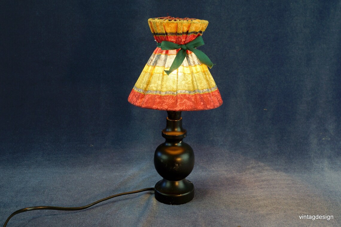 Vintage Swedish Table Lamp: Antique Wooden Bedside Lamp, foto 3 di 5