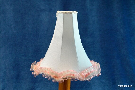 ヴィンテージスウェーデン製木製テーブルランプ：ロマンチックなベッド