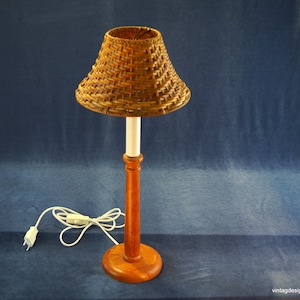 Candeeiro de mesa vintage, candeeiro de madeira antigo, candeeiro de mesa, candeeiro de madeira, candeeiro de piano, candeeiro de cabeceira, luz romântica. Lâmpada decorativa