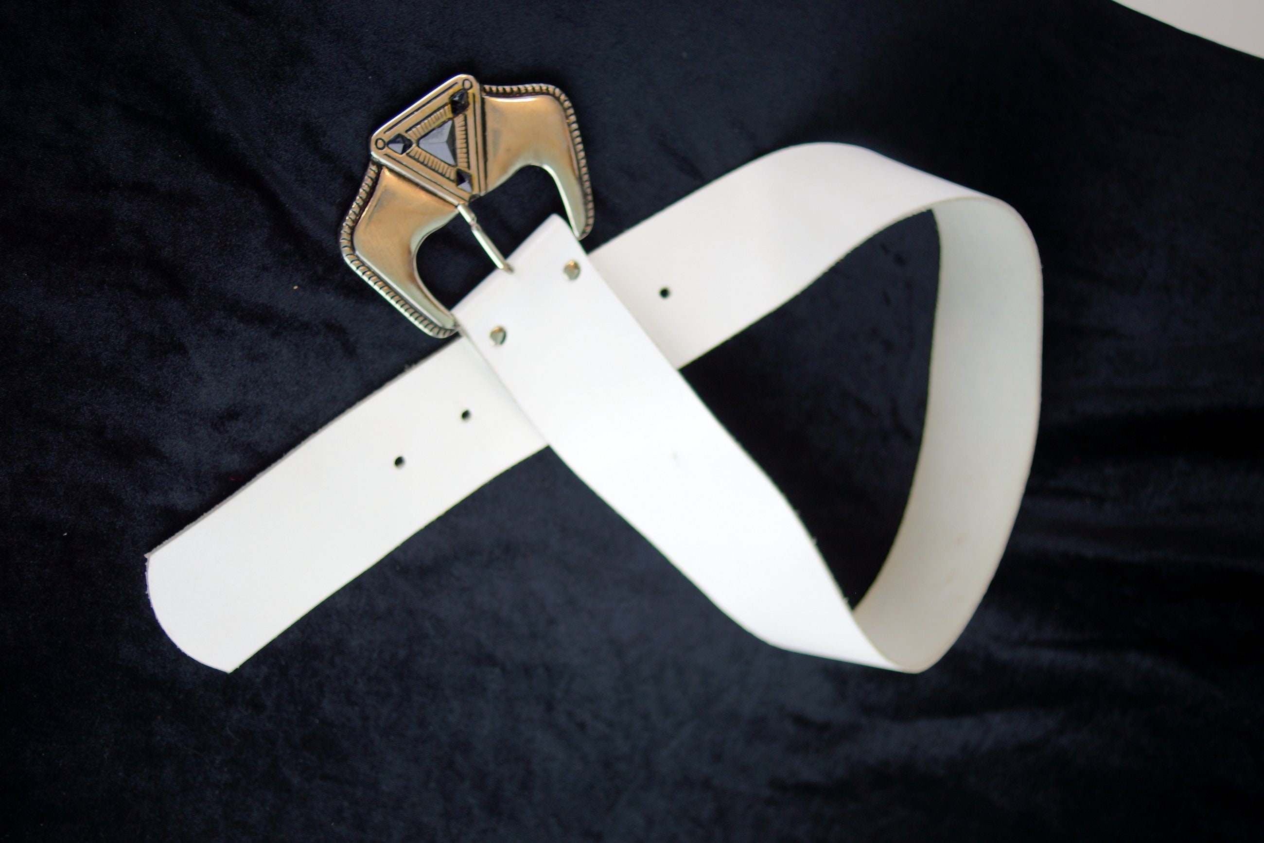 Vintage White Leather Belt: Brass Buckle, Made in Italy (96  display picture 2