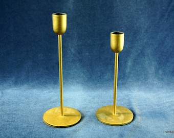 Coppia di due portacandele in ottone anticato, candelieri francesi vintage, decorazione da tavola retrò, centrotavola decorativo - Italia