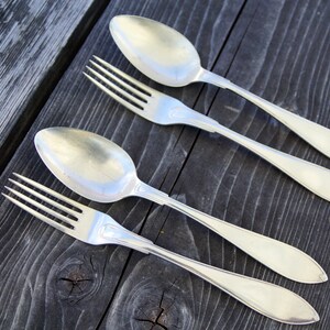 Vintage svensk bestickset i rostfritt stål: Modernistiskt silverbestick