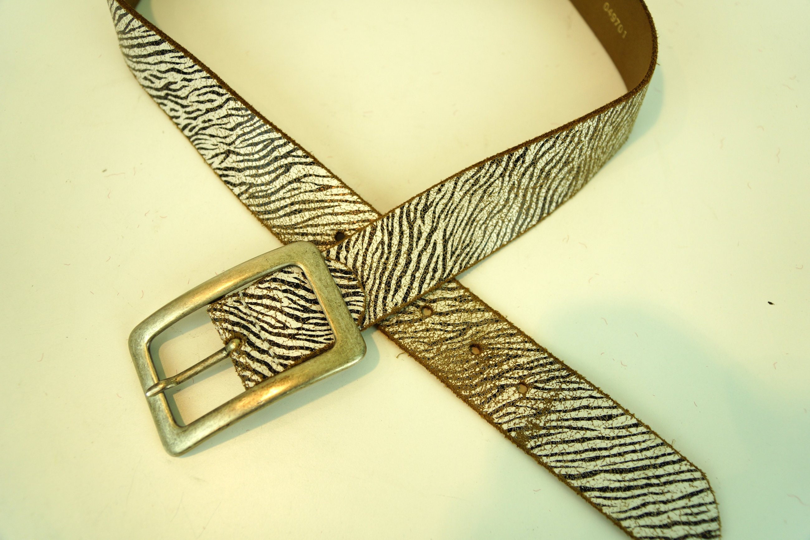 Vintage Zebra Print Leather Belt: Thick Brass Buckle, Shabby  display picture 1