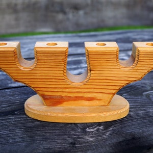 Vintage Zweedse kerstkaarshouder Traditionele volkskunst Houten kandelaar Scandinavisch design Scandinavisch interieur Gedraaide houten kandelaar