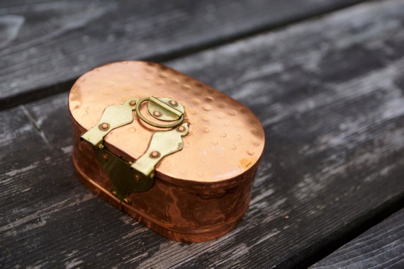 Vintage Brass Trinket Box Round Punched Tin Jewel… - image 5