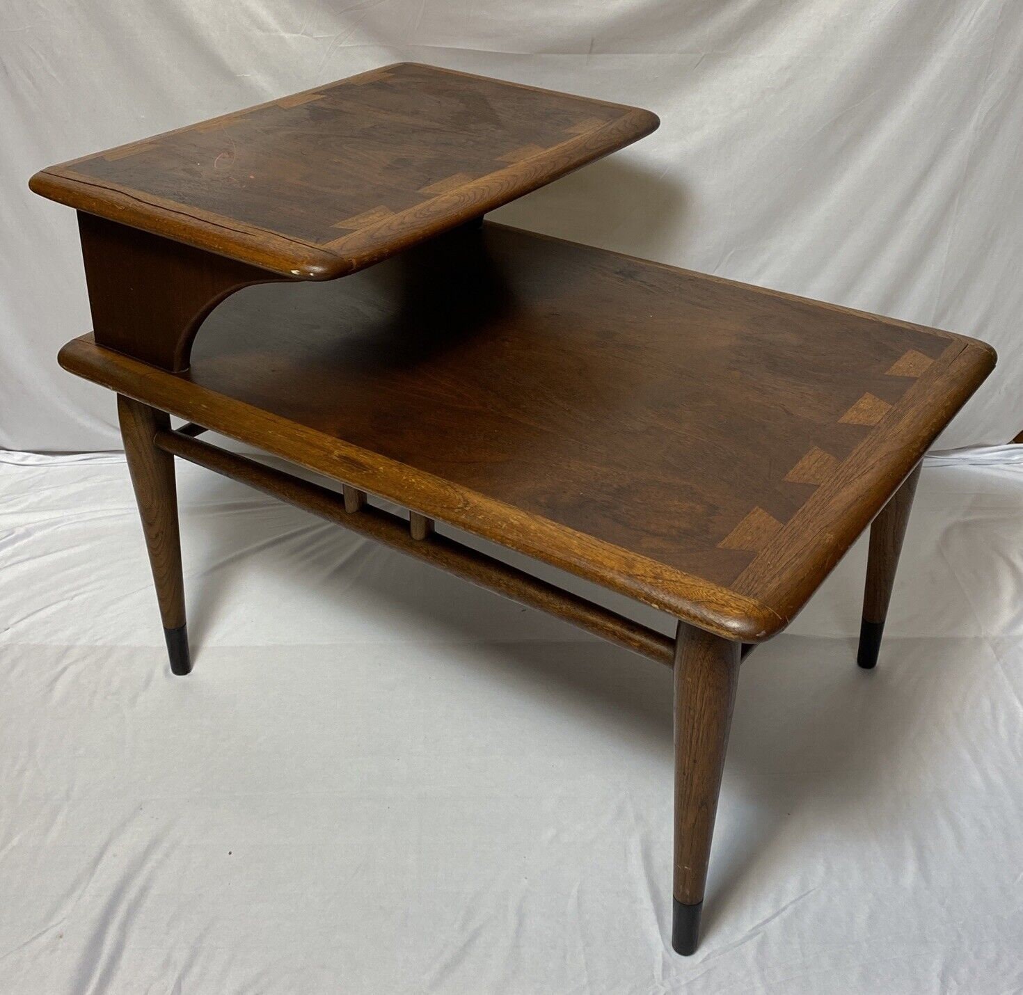 Vintage 1966 Lane Dovetail 2 Tier Step End Side Table 0900-07 Mid