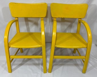2 Vintage 1963 Mid Century Danish Style Walnut Children&#39;s Chairs Delphos Bending