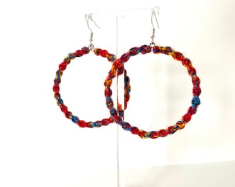 Makramee Ohrringe aus Wolle. Rote Creolen. Rote Creolen. Mehrfarbige Creolen. Mehrfarbige Creolen. Gelbe Creolen. Geschenke für Freunde.