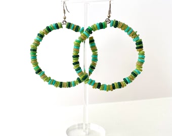 Keramik Creolen. Keramik Ohrringe. Grüne Keramikohrringe. Grüne Creolen. Geschenke für Mama. Geschenke für Freunde. Geschenke für Tochter.