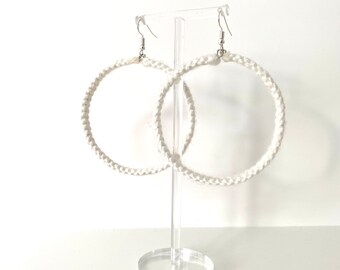 Macrame woolen earrings. White macrame earrings. Macrame hoop earrings. Macrame hoops. White hoops. White hoop earrings. Gifts for friends.