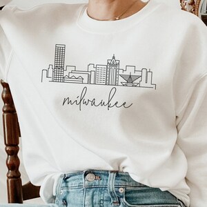 Milwaukee Sweatshirt, Milwaukee Shirt, Milwaukee Skyline Art, Milwaukee Unisex Crewneck Sweater