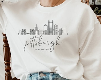 Pittsburgh Sweatshirt, Pennsylvania Sweatshirt, Pittsburgh Skyline Shirt, Wit Crewneck Soft Sweatshirt