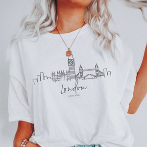 London Shirt | Skyline Art | London Gifts | London Souvenir | London Crewneck Tee | Soft Tshirt