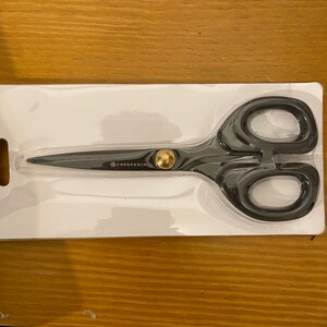 Guggenhein VII 7 Scissors 