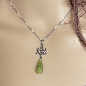 Connemara Sister&#39;s/Family Knot Necklace (HM127) Heart and Trinity Handmade Ireland Stone pendant