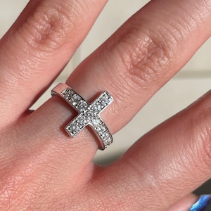 Sterling Silver &quot;Love Story&quot; Cross CZ Ring, (SSCross)