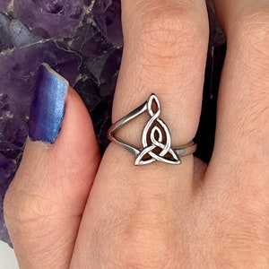 Petite Celtic Mother & Daughter Ring (S378) Irish, Scottish, Welsh, Trinity Mother&#39;s Ring