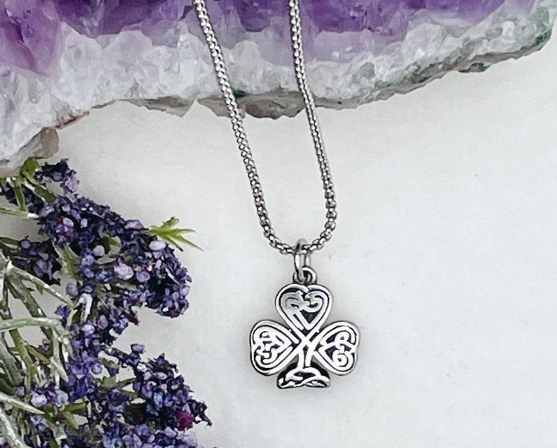 Celtic Knot Shamrock Necklaces HM136 Irish Pendant image 3