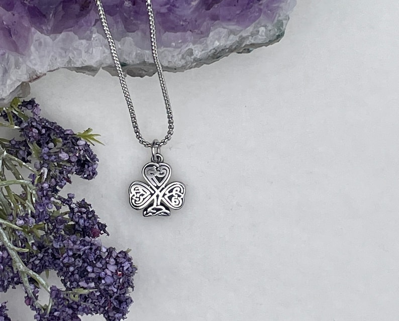 Celtic Knot Shamrock Necklaces HM136 Irish Pendant image 4