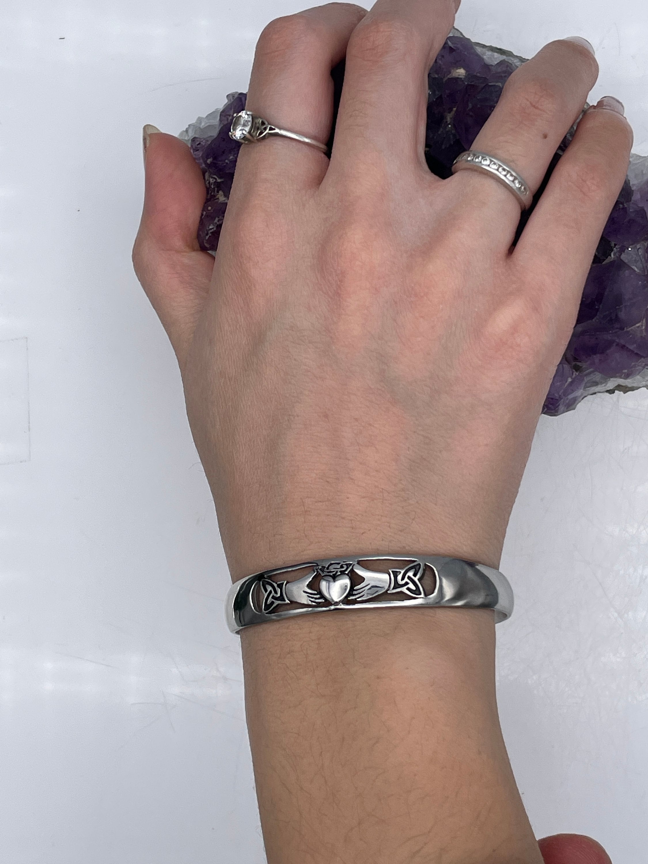 Mens claddagh best sale bracelet