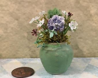 Miniature doll house hydrangea hortensia cosmos ivy plant flower pot arrange urn mini tiny conservatory 1 inch 12 scale country realistic