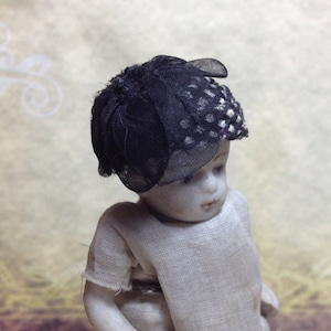 Miniature doll house hat tiny mini cloche 1 inch 12 scale Downton flapper 20s black white antique vintage elegant old fashion Victorian jet