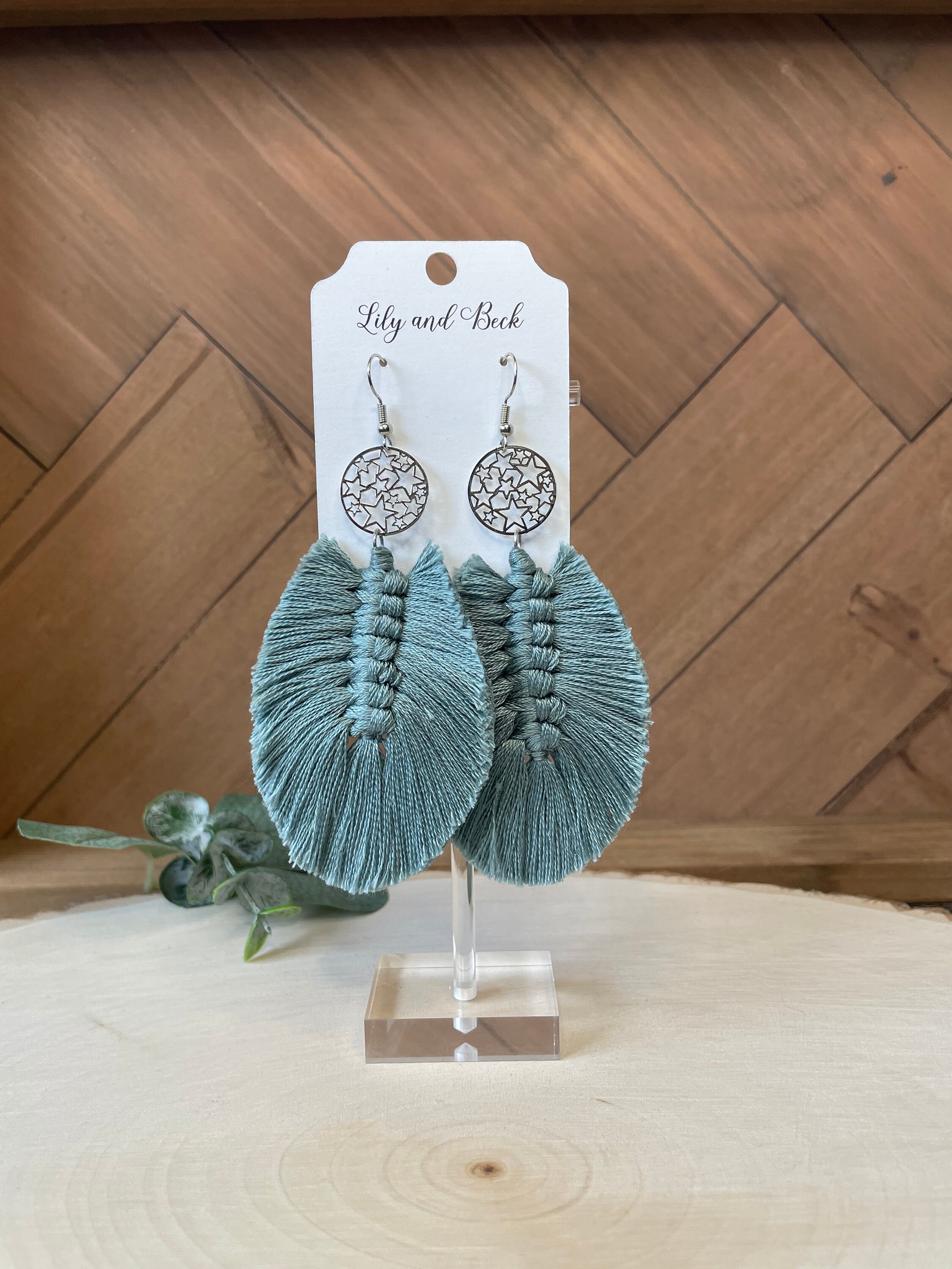 macrame leaf earrings macrame feather earrings diy