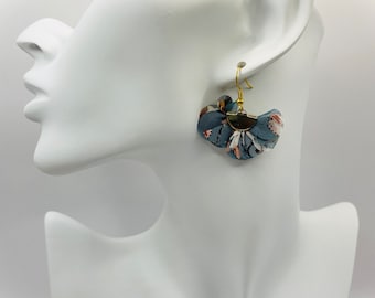 Chiffon Blütenohrringe - blau