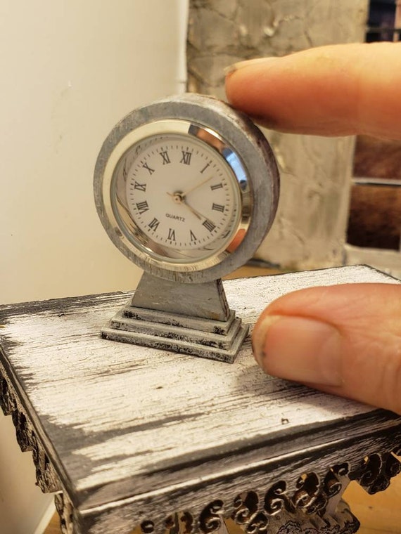 Orologio a pendolo con design floreale per la casa
