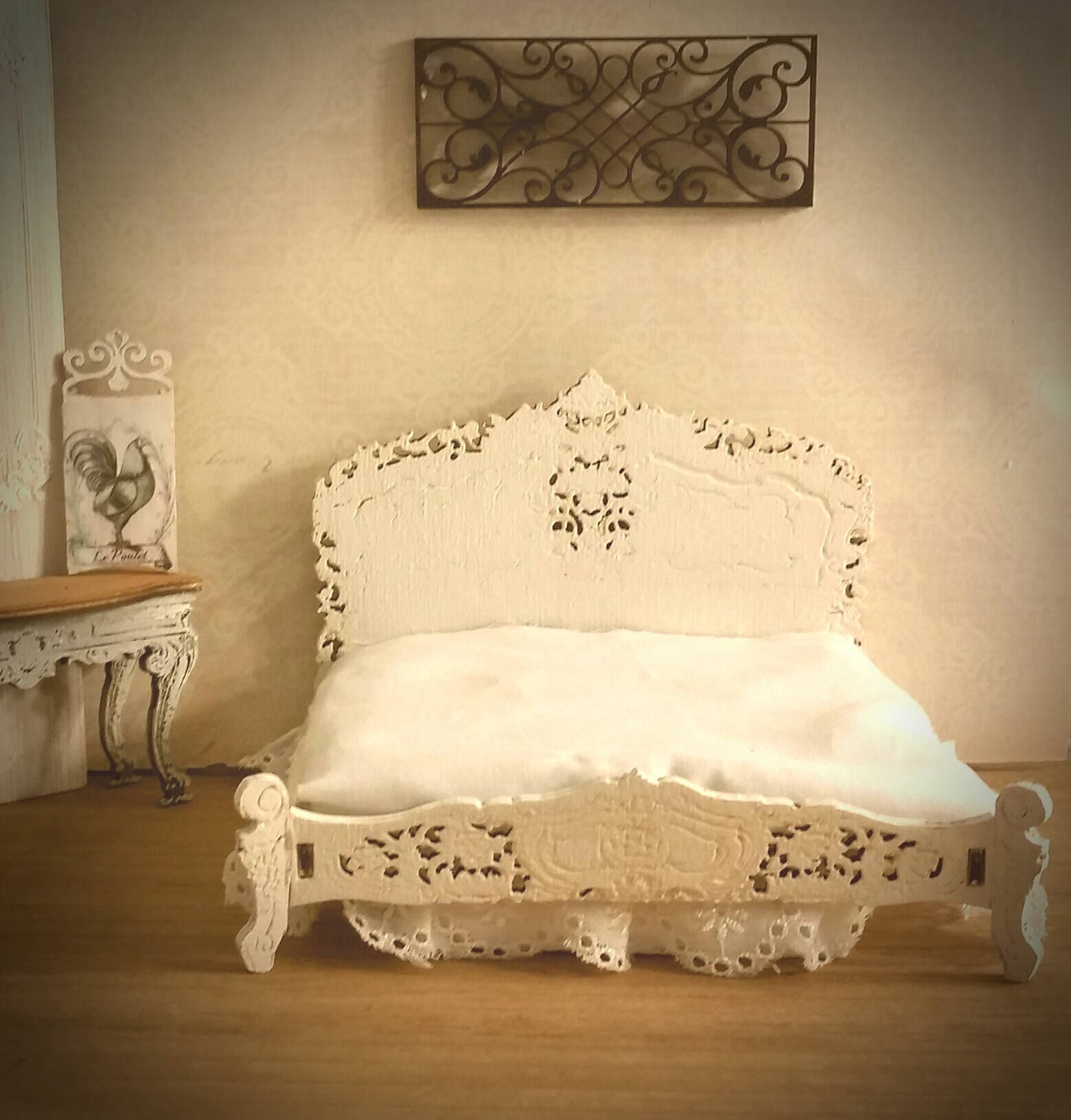 letto matrimoniale in legno con motivo floreale accessori per casa delle bambole Per bambole in scala 1/12 letto matrimoniale in legno con motivo floreale accessori per casa delle bambole Per bambole in scala 1/12