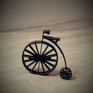 Miniature dollhouse vintage wrought iron style bike 1:12 scale decor item