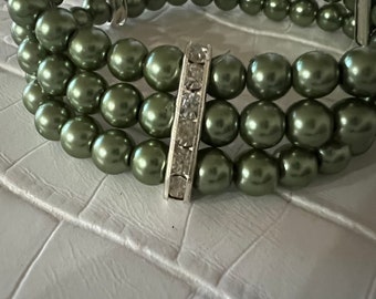 GREEN Keepsake Wristlet/corsage stretch bracelet