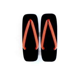 Black Koma GETA (women&#39;s) | Length : approx. 9.1inch (23cm) 　USA＝6, UK=4, France=35 1/2,  Italy=36　one of Japanese traditional clogs.　駒下駄