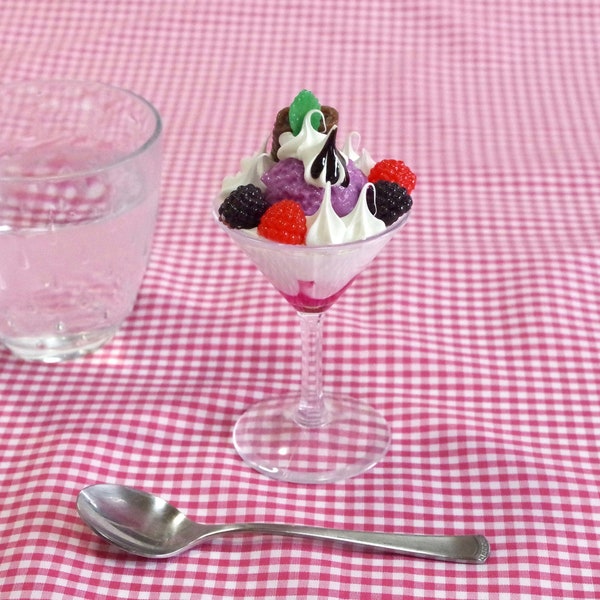 Small Parfait | Food samples   It looks delicious!　Might mistake it for the real foods!　※Made of vinyl chloride.
