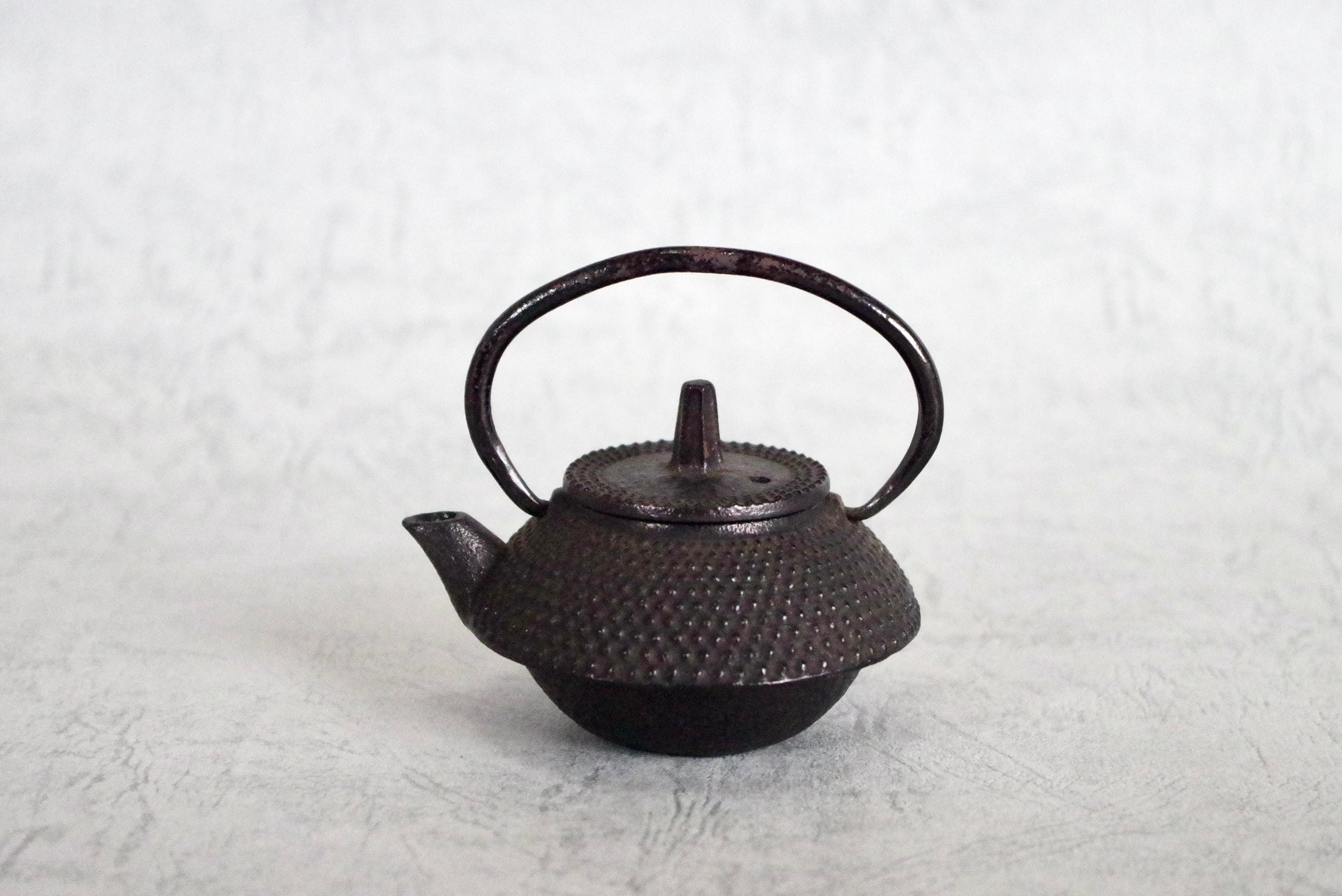 岡山市南区妹尾:備前焼,花瓶,置物,仏像,螺鈿,茶箪笥,花台,香炉